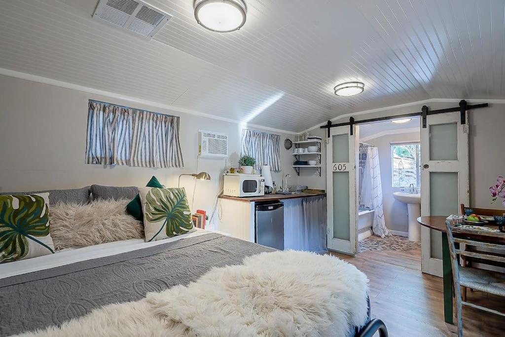 Cute Peaceful Tiny House Getaway W Backyard - Low Summer Rates! توسن المظهر الخارجي الصورة