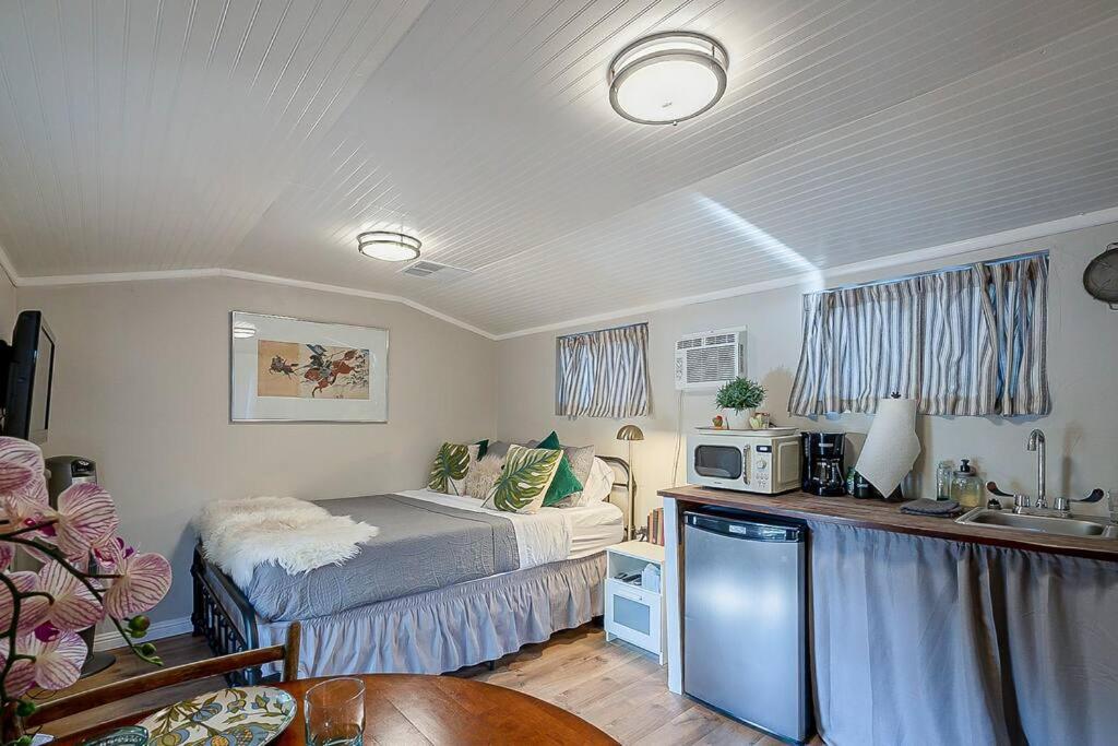 Cute Peaceful Tiny House Getaway W Backyard - Low Summer Rates! توسن المظهر الخارجي الصورة