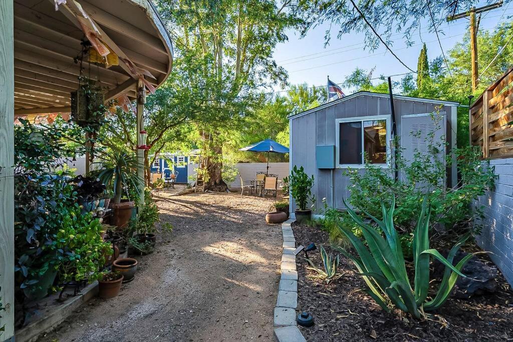 Cute Peaceful Tiny House Getaway W Backyard - Low Summer Rates! توسن المظهر الخارجي الصورة